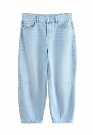 Lichtblauwe denim jeans met een relaxte pasvorm. Bevat vijf zakken, een knoopsluiting en subtiele vervaagde details op de knieën. De zoom is verkort.